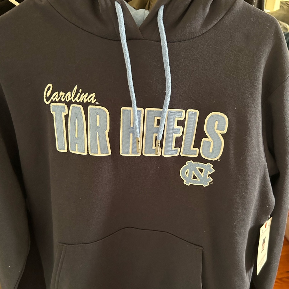 Champion women’s hoodie size L brand new can’t fit tags still attached